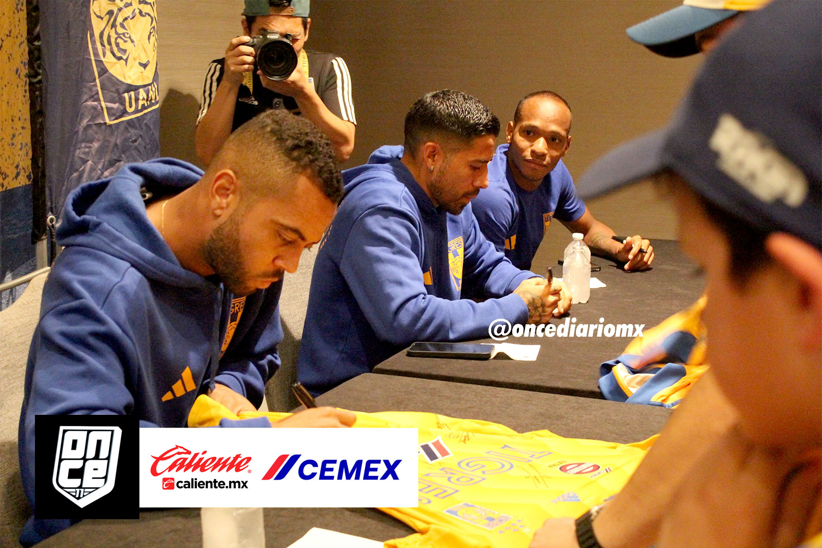 Convivencia de Tigres con sus aficionados en Houston, Texas