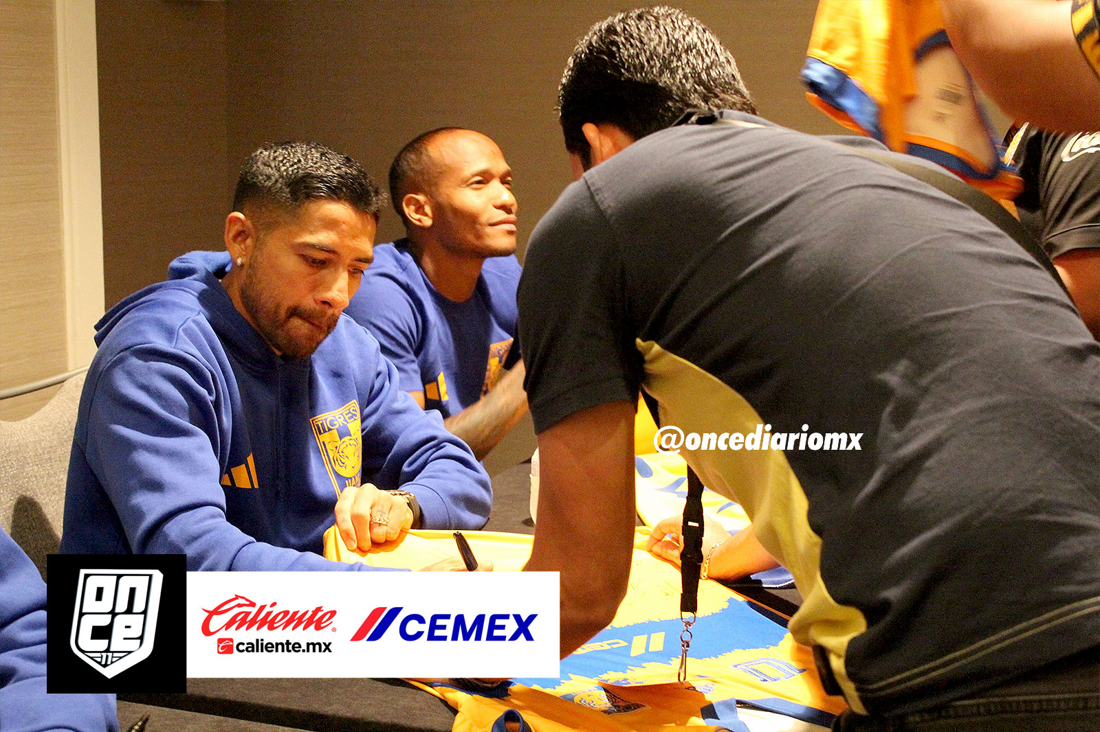Convivencia de Tigres con sus aficionados en Houston, Texas