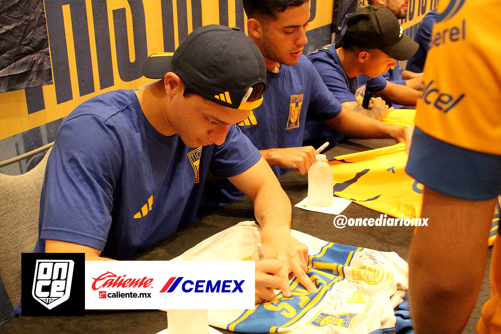 Convivencia de Tigres con sus aficionados en Houston, Texas