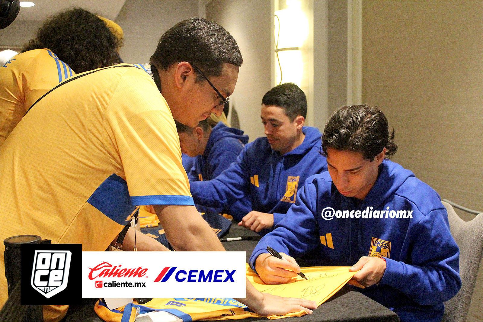 Convivencia de Tigres con sus aficionados en Houston, Texas