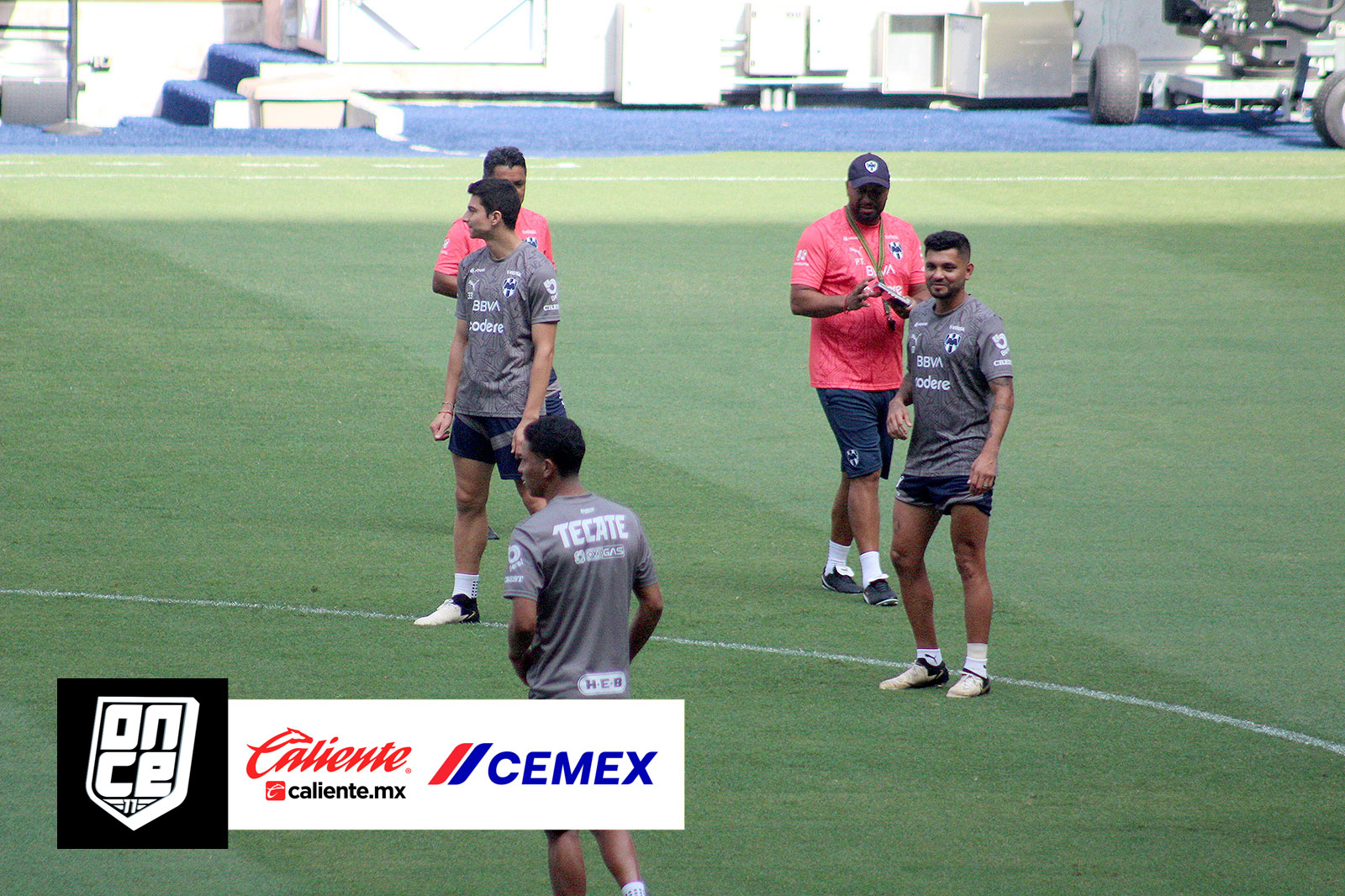 Entrenamiento abierto de Rayados en el Estadio BBVA