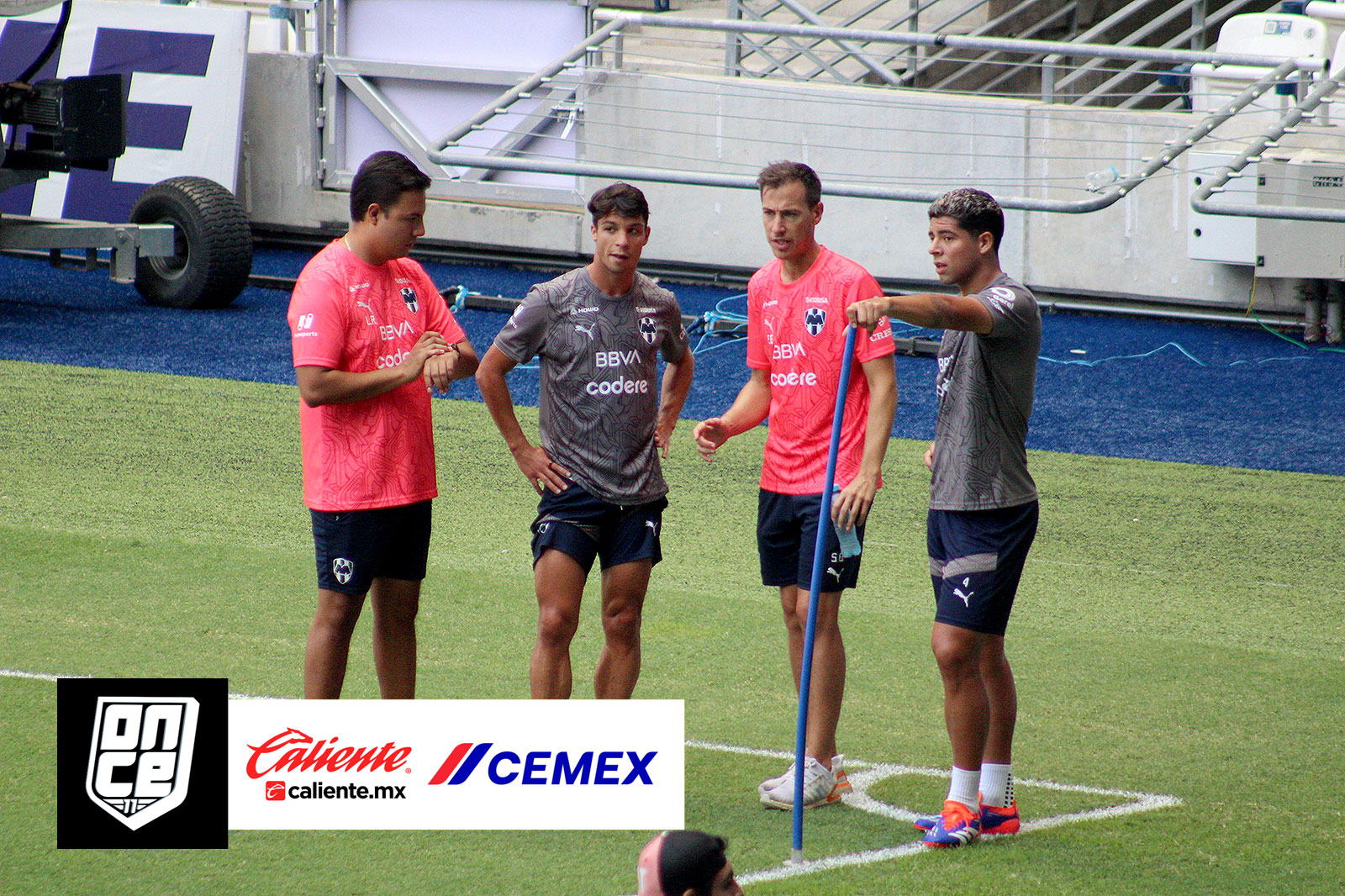 Entrenamiento abierto de Rayados en el Estadio BBVA