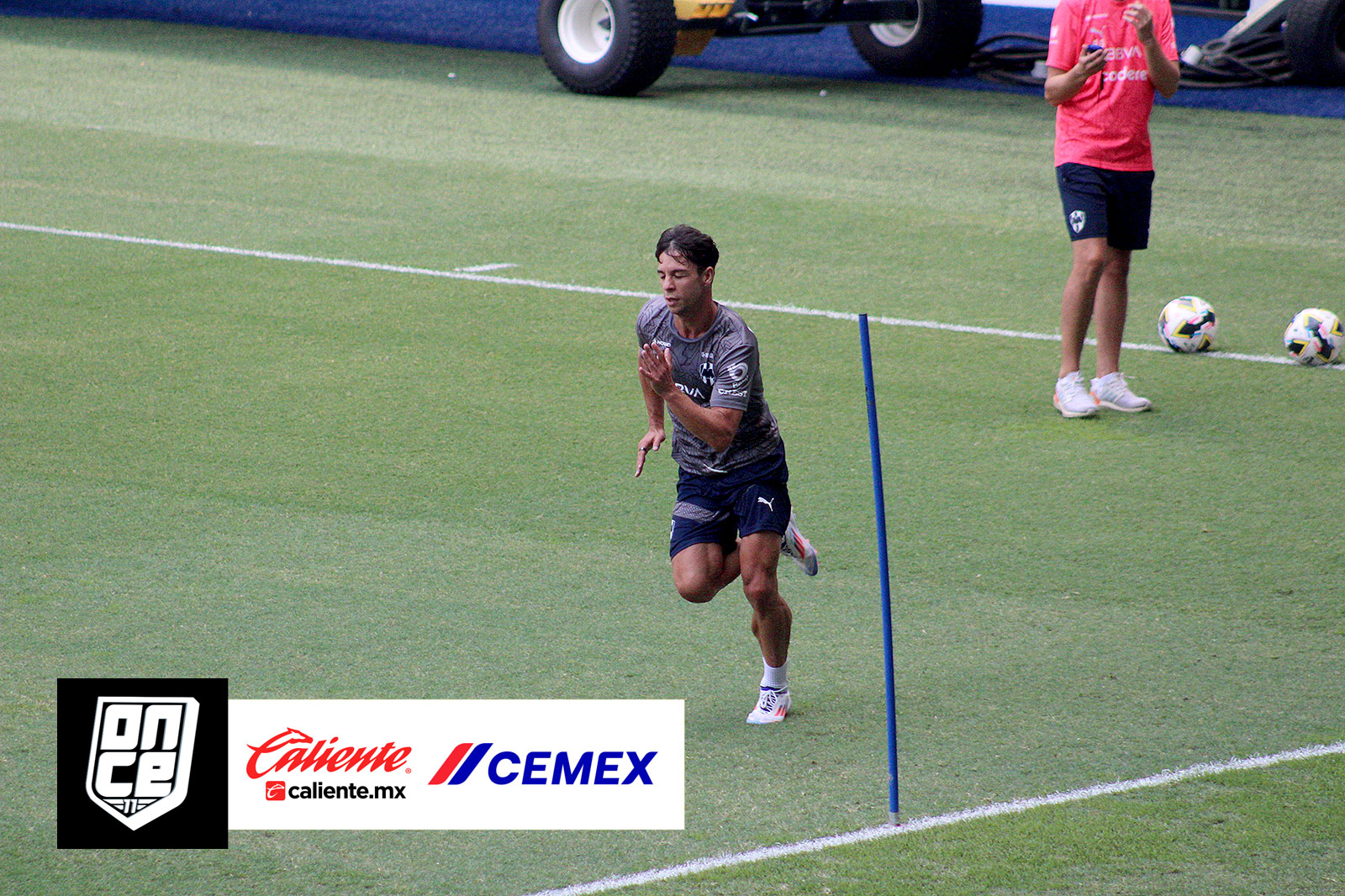 Entrenamiento abierto de Rayados en el Estadio BBVA