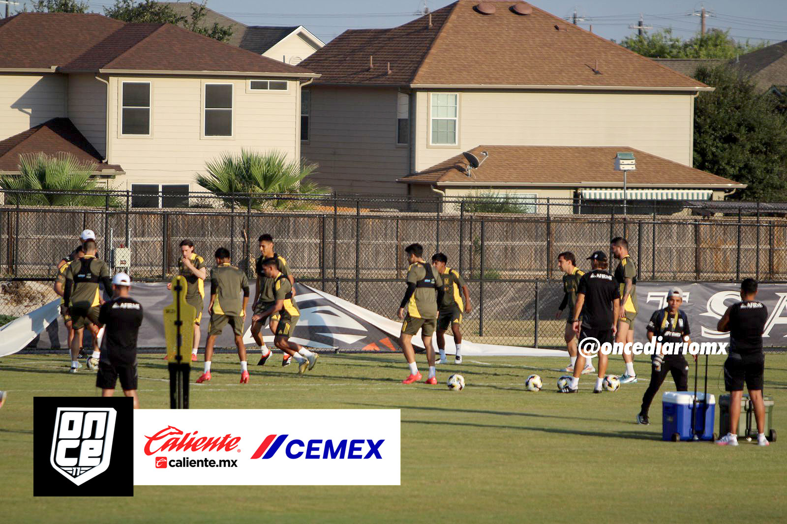 Entrenamiento previo al Clásico Regio 138 en San Antonio, Texas