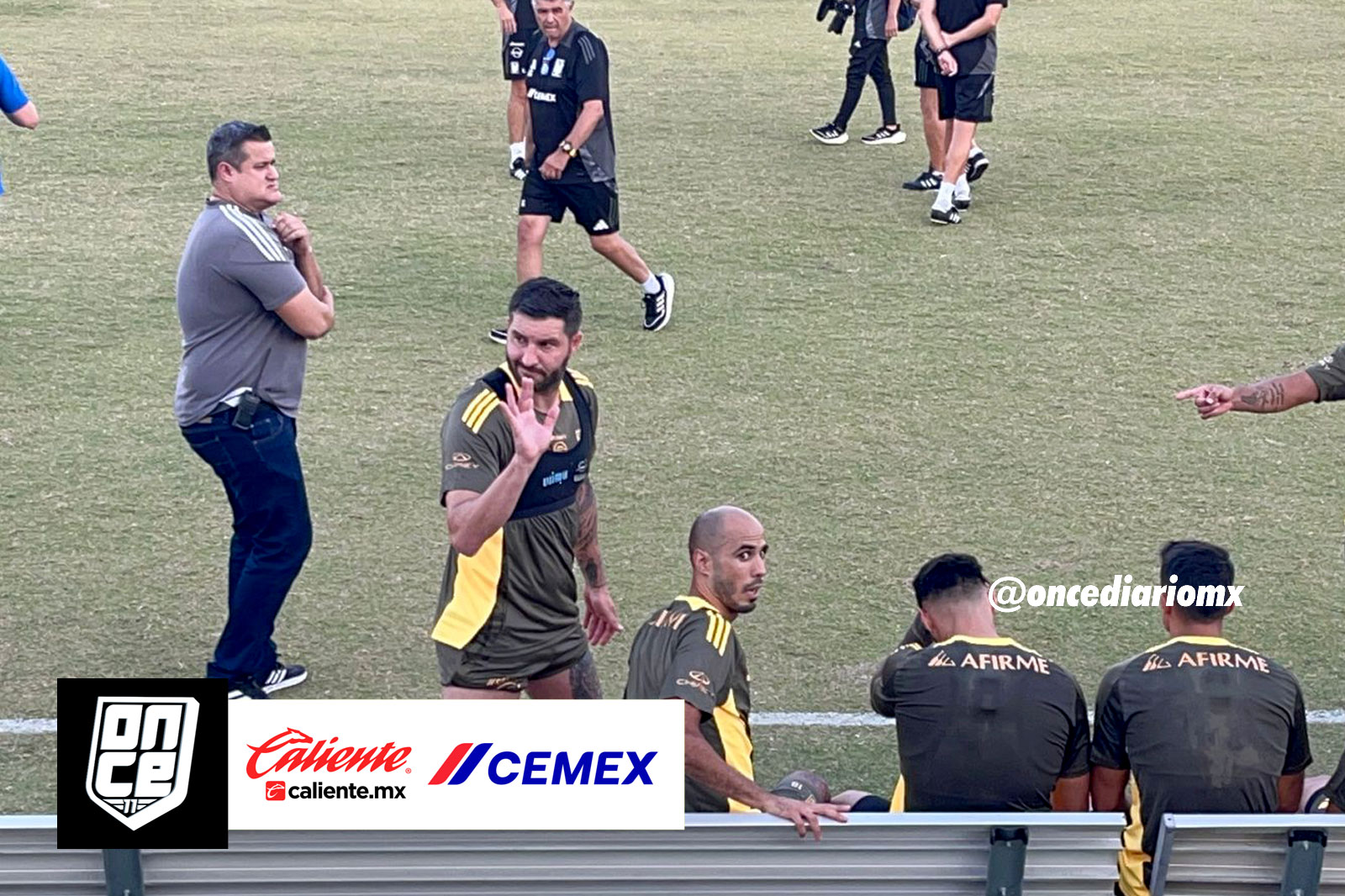 Entrenamiento previo al Clásico Regio 138 en San Antonio, Texas