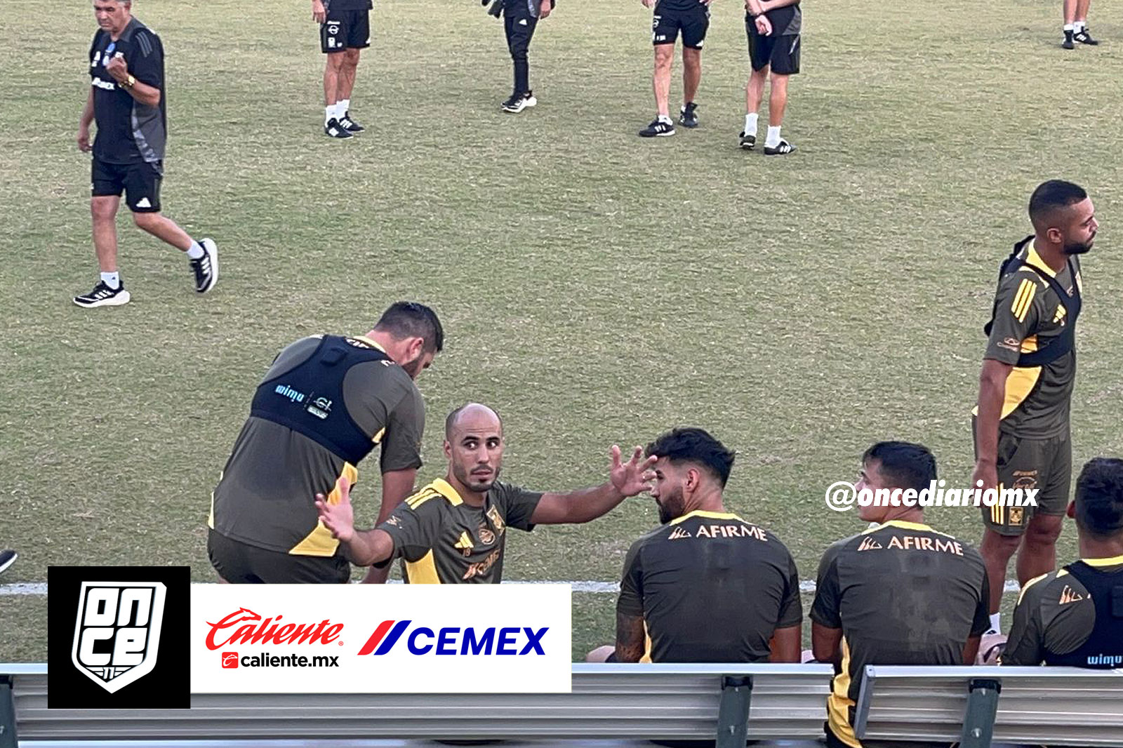 Entrenamiento previo al Clásico Regio 138 en San Antonio, Texas