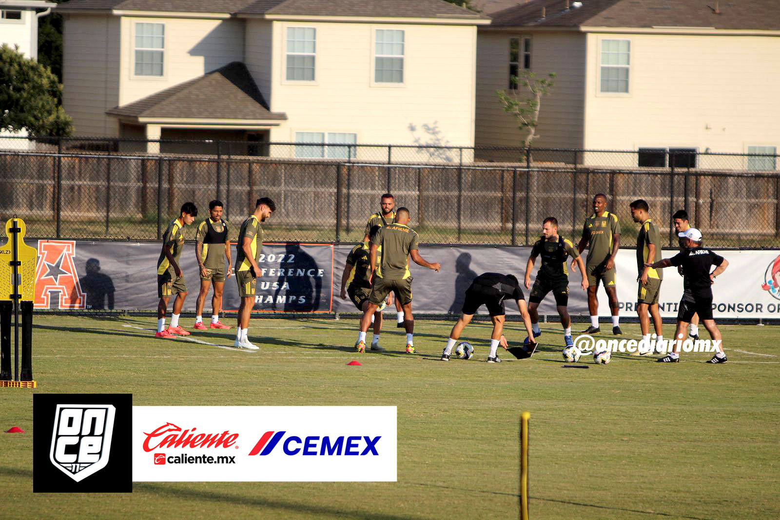 Entrenamiento previo al Clásico Regio 138 en San Antonio, Texas