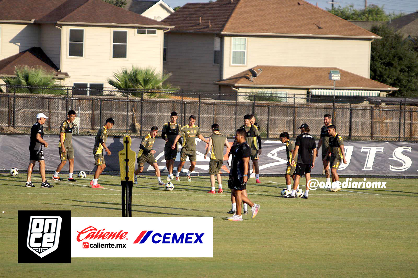 Entrenamiento previo al Clásico Regio 138 en San Antonio, Texas