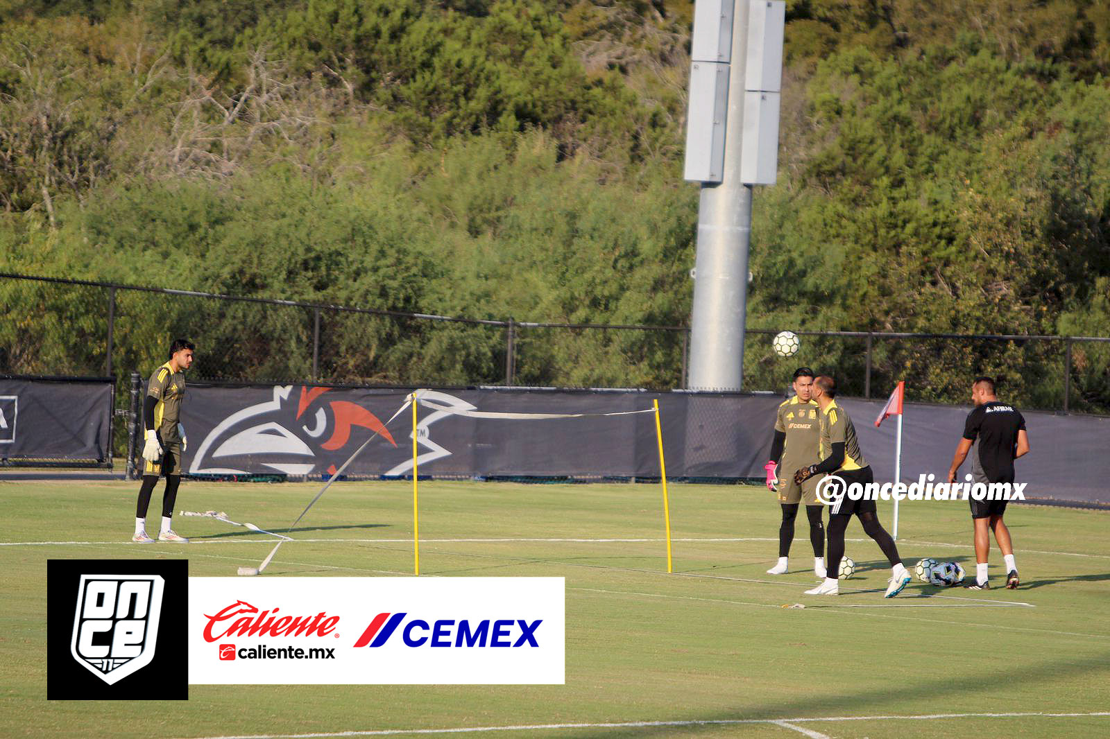 Entrenamiento previo al Clásico Regio 138 en San Antonio, Texas