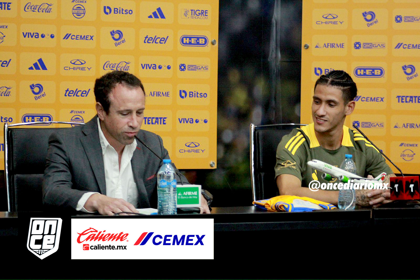 Presentaci&oacute;n de Uriel Antuna con Tigres