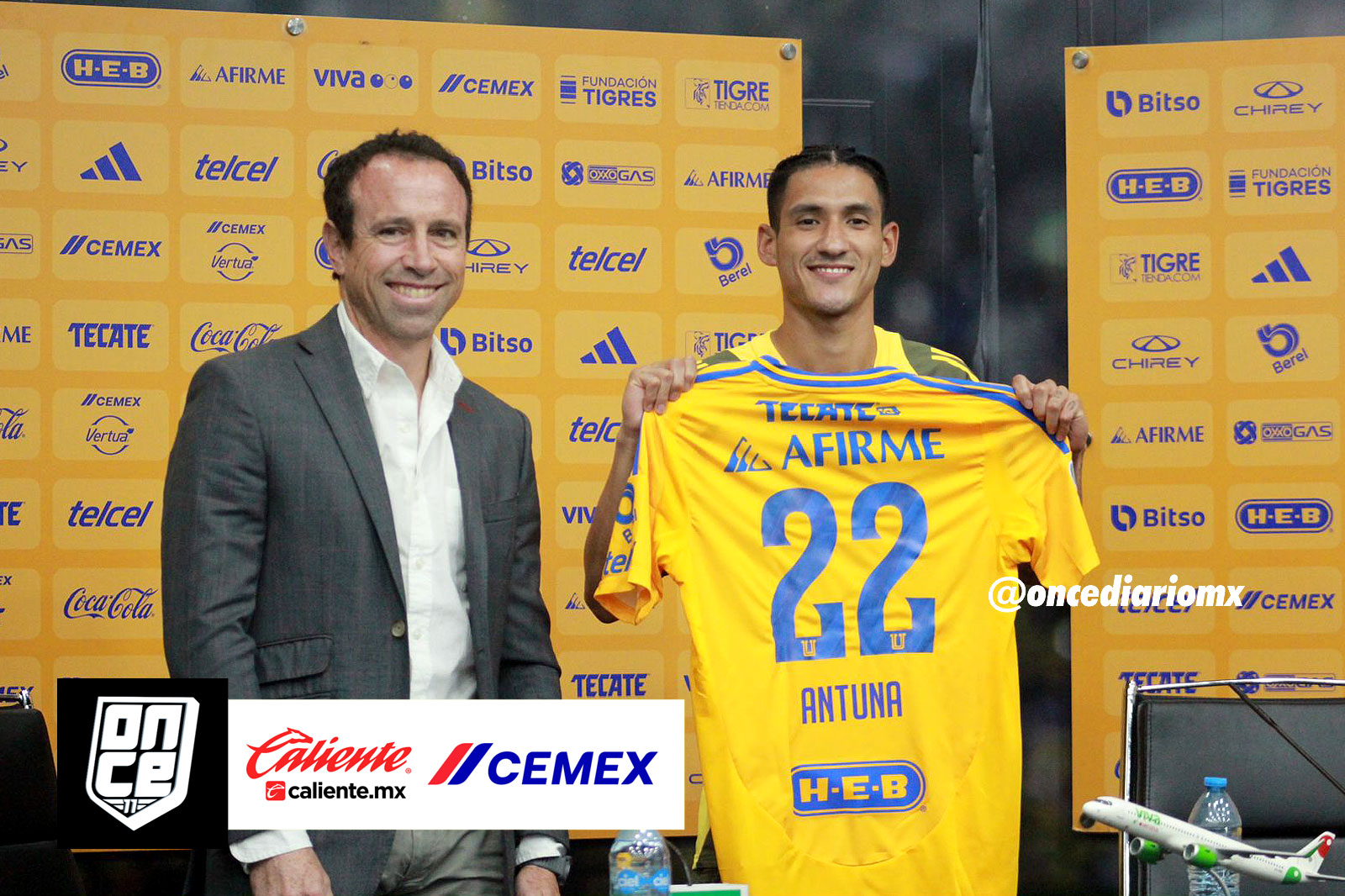 Presentaci&oacute;n de Uriel Antuna con Tigres