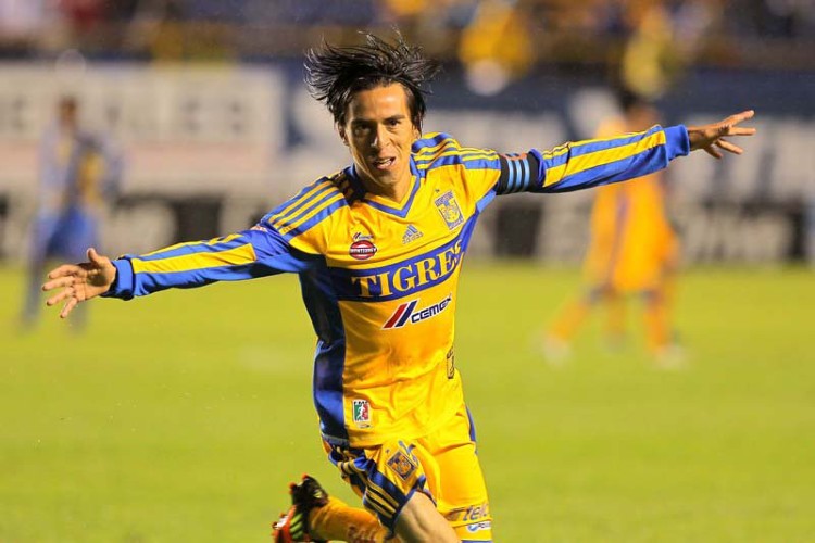lucas lobos1